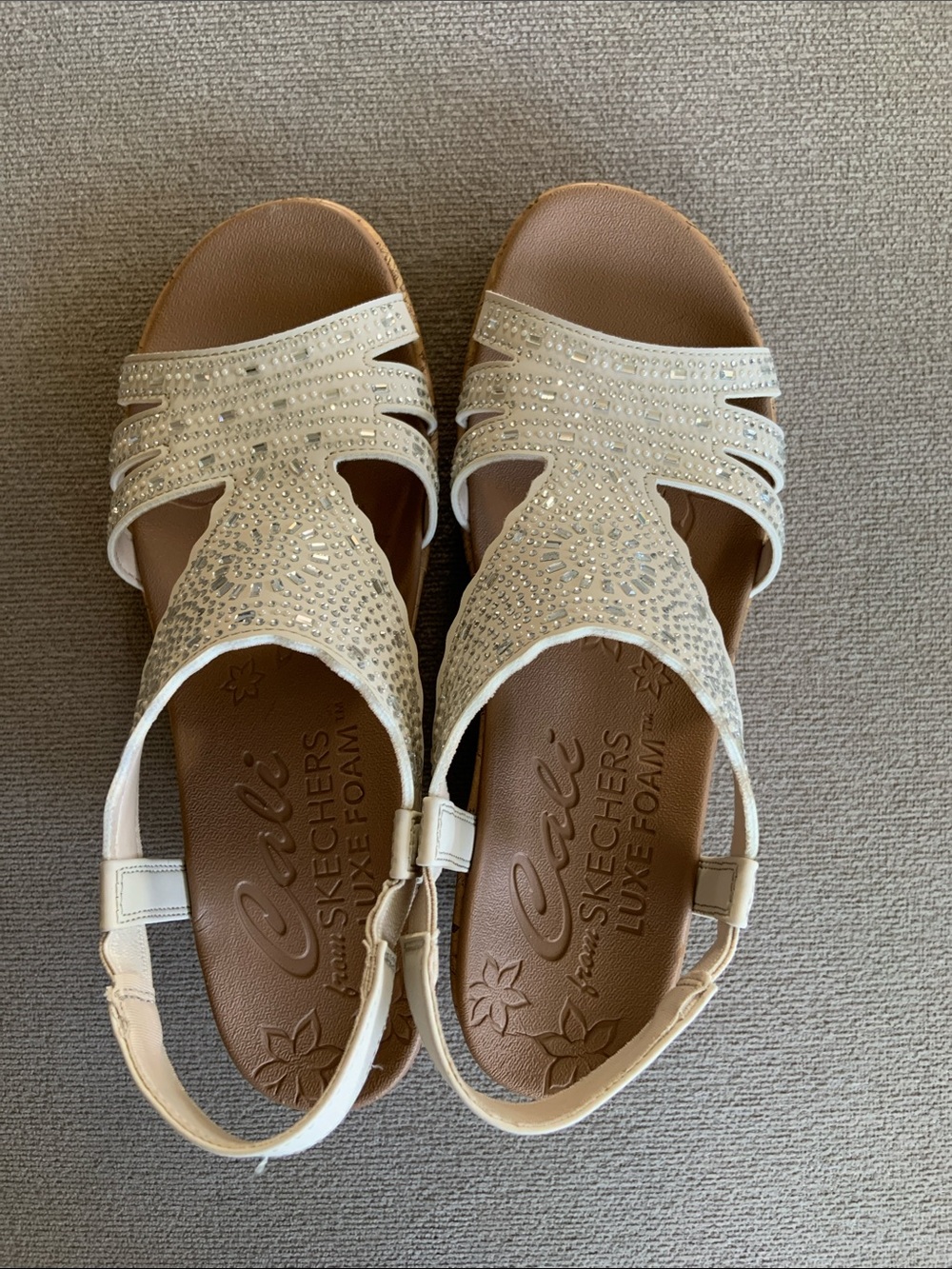 Skechers Luxe Foam Beverlee Wedge Sandals - Picture 2 of 6